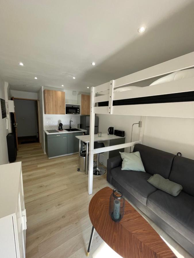 Studio Climatise Piscine Et Proche Plage Sanary-sur-Mer Εξωτερικό φωτογραφία